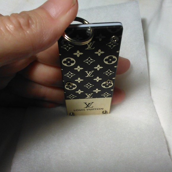 COPY - LOUIS VUITTON KEY FOB / JUST REMOVED PLASTIC LIKE NEW UNUSED GOLD/ BLACK… - Picture 2 of 13